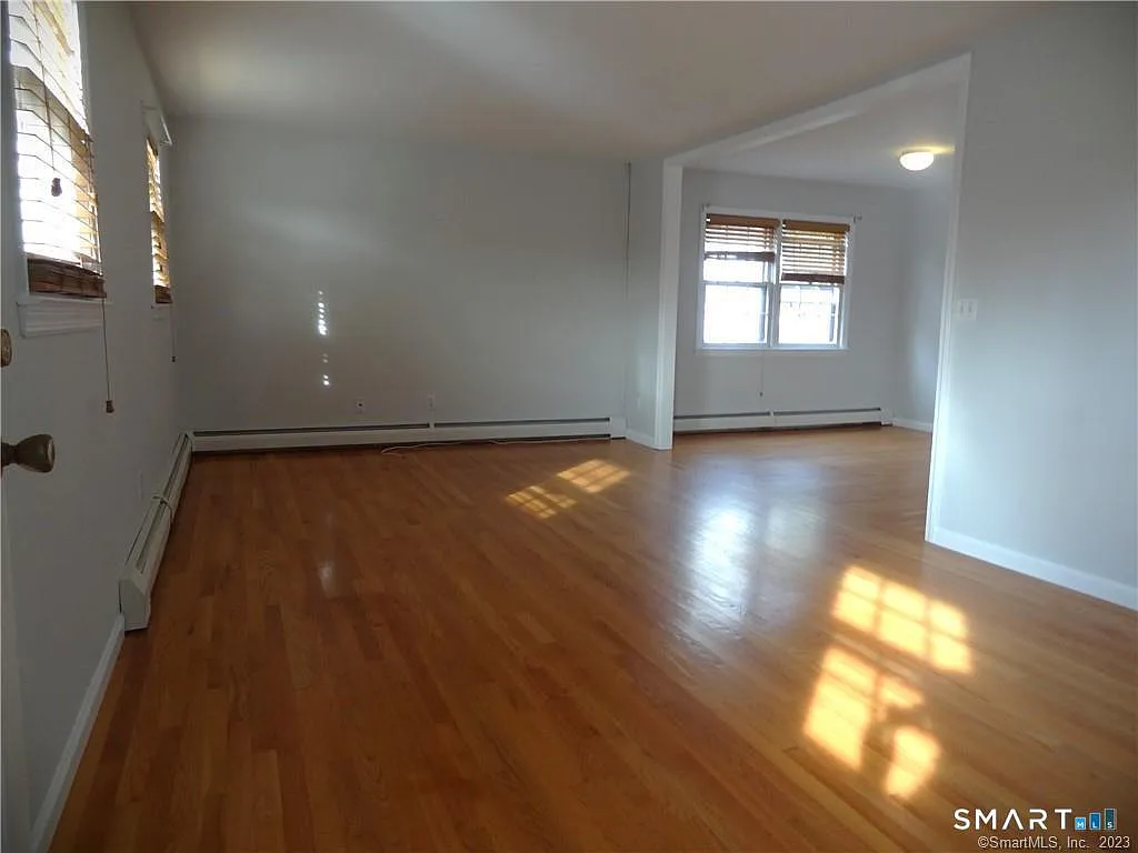 2 bed, 1.0 bath, 1232 sqft, $2,390 — Photo 2