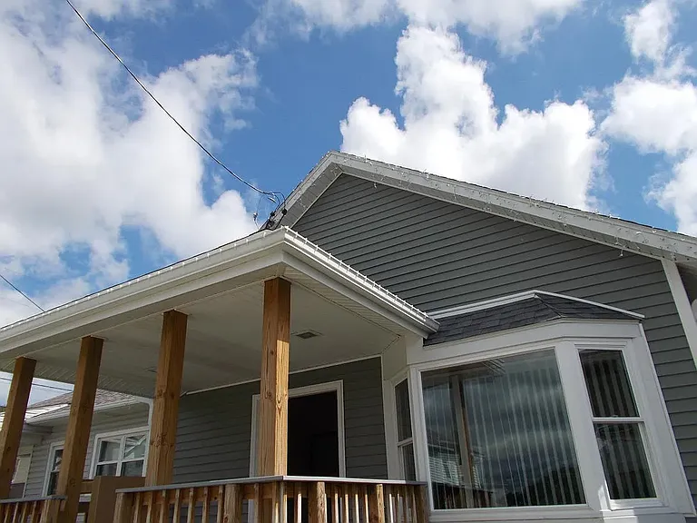 703 Bennett St — Photo 2