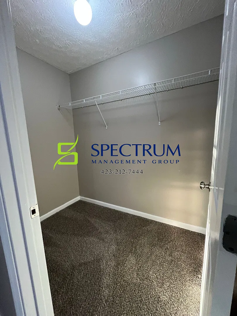 Now accepting applications for a 3 bedroom 2 bath brick home Dandridge, TN — Photo 4