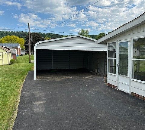 5th image of 3750 2nd St