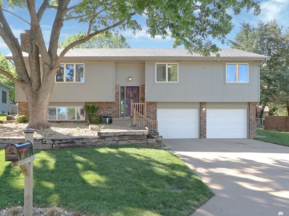 3421 Treesmill Cir, Manhattan, KS 66503
