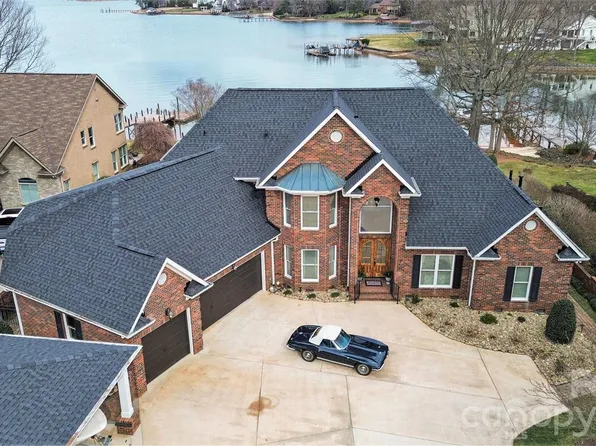20410 Island Forest Dr, Cornelius, NC 28031
