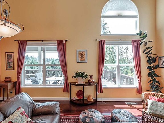 5th image of 1786 Olympia Ave NW
