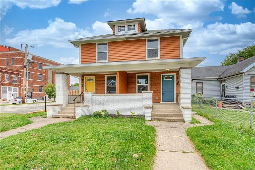 3 bed, 1200 sqft, $1,700 — Photo 1