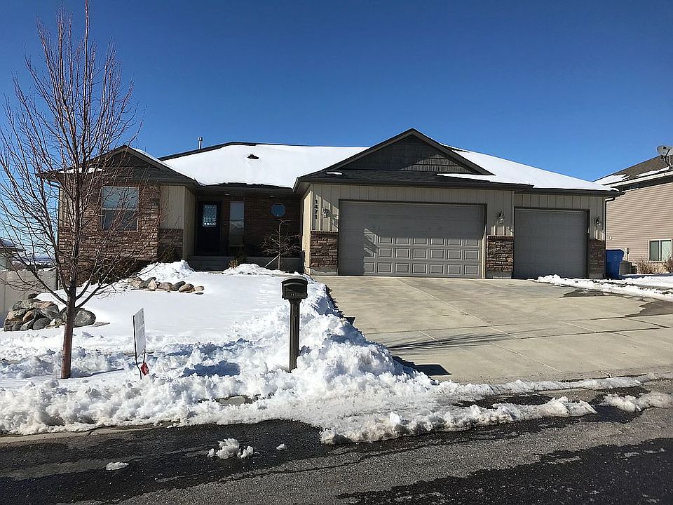 2nd image of 1471 Stoneridge Dr