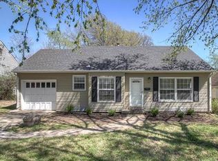 5011 Rosewood Dr, Roeland Park, KS 66205