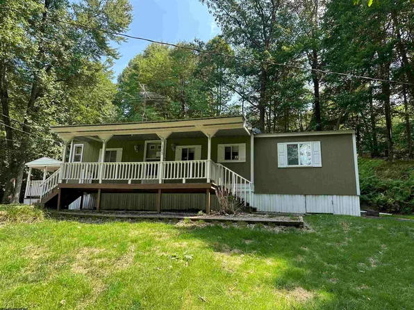 105 Summertime Dr, Belington, WV 26283