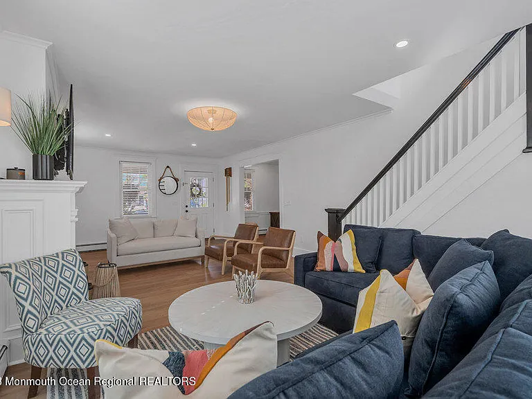 64 Curtis Ave — Photo 14
