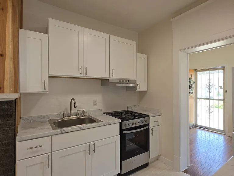 602 I St #1 — Photo 9