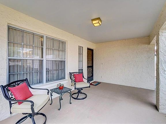 3rd image of 954 Madrid Dr