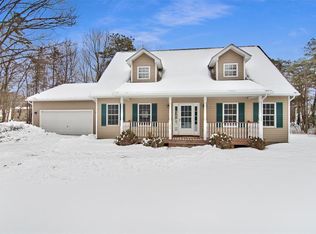 142 Stillwater Dr, Pocono Summit, PA 18346