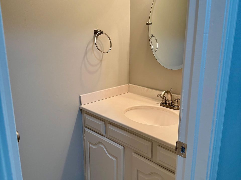 Powder bath downstairs