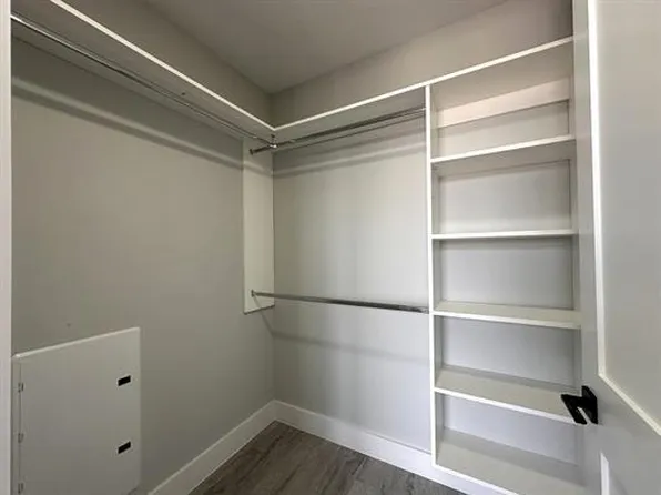 187 Culver Avenue image 3 of 12