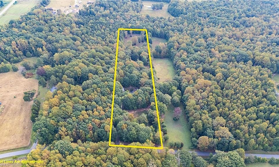 1st image of 223 Wendy Oak Rd