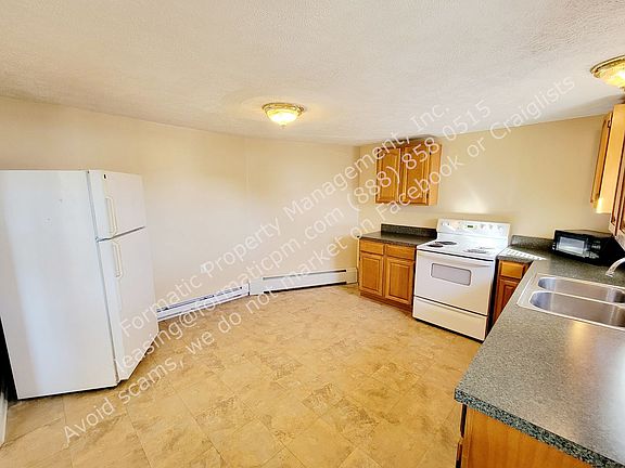 4th image of 323 Hughes St #3