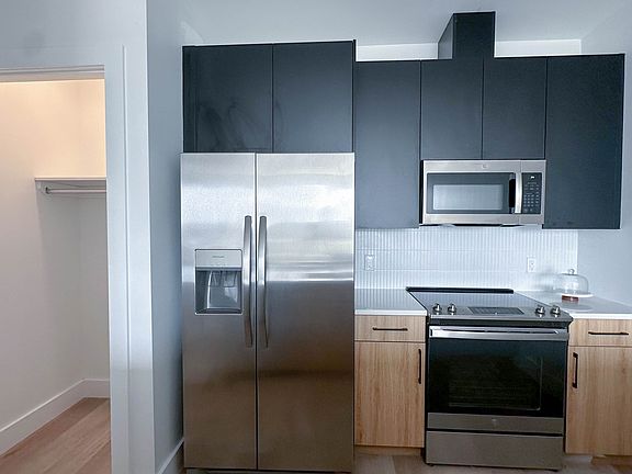 5th image of 28 Jefferson St #212