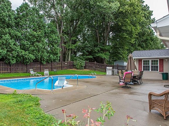 4th image of 4018 Bel Harbor Dr