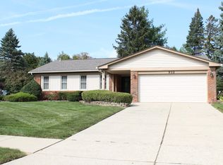 932 Huntsford Dr, Troy, MI 48084