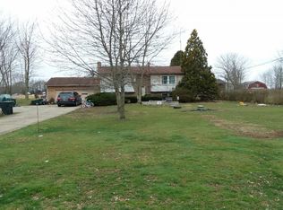 5423 Lakeview Rd, Cortland, OH 44410