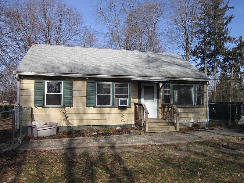 1st image of 857 Violet Ave