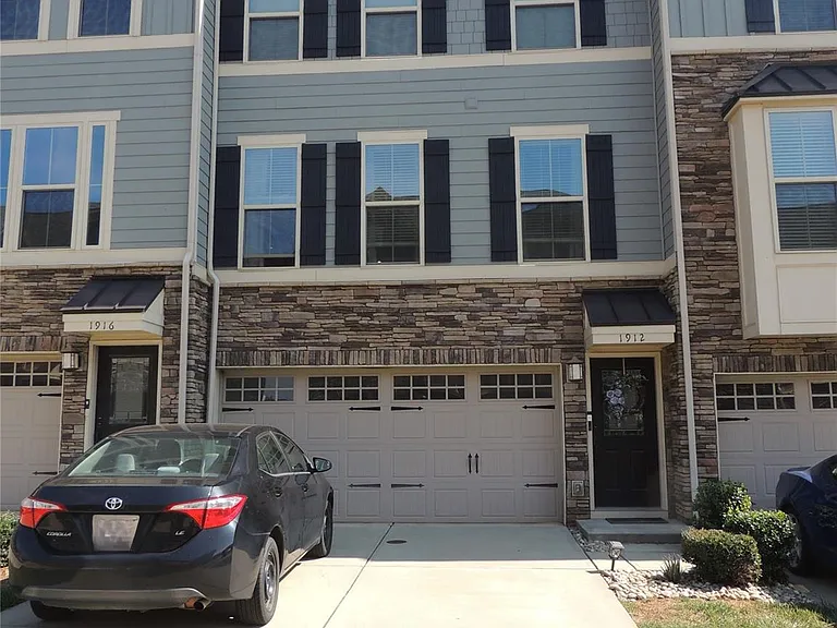 1912 Catkin Ln — Photo 1