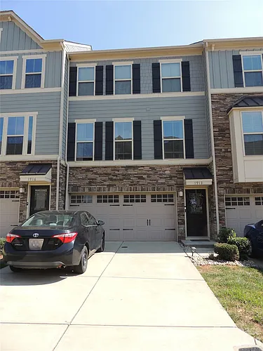 1912 Catkin Ln Photo 1