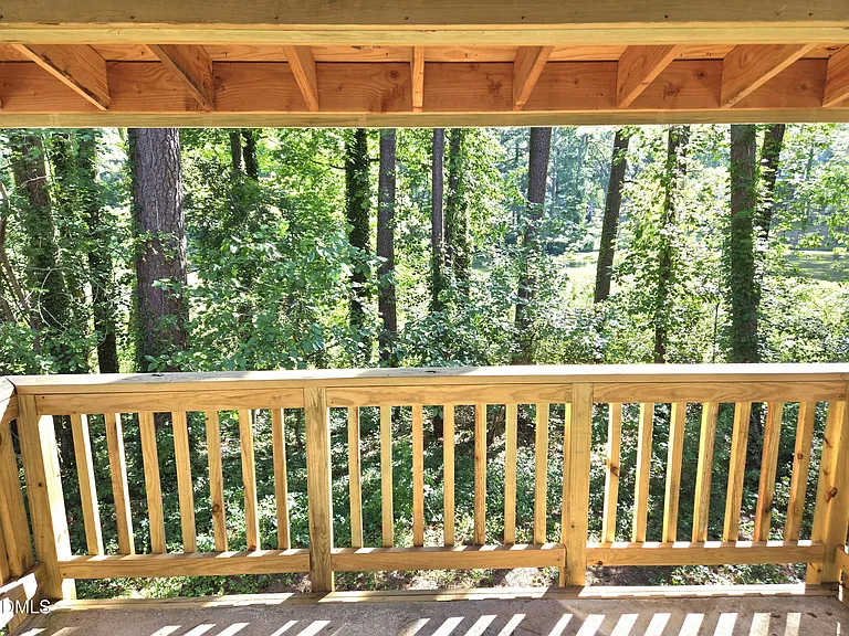 660 Pine Ridge Pl — Photo 1