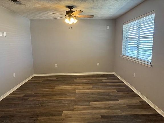 4th image of 103 E Cuevas St