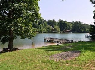 6112 Sulphur Springs Rd, Hickory, NC 28601