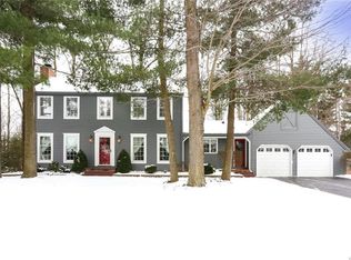 136 Wood Acres Dr, East Amherst, NY 14051