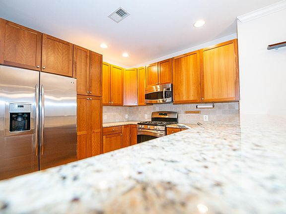 5th image of 800 Admirals Way Unit 1833