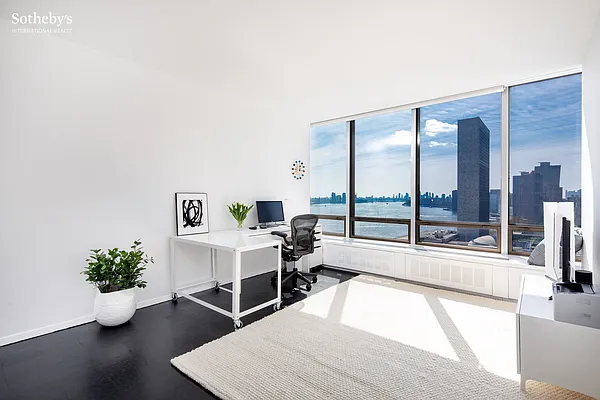 Sold by Sotheby's International Realty | media 9