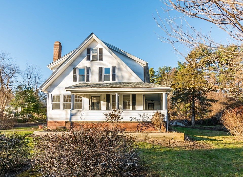 693 Wareham St, Middleboro, MA 02346 | Zillow