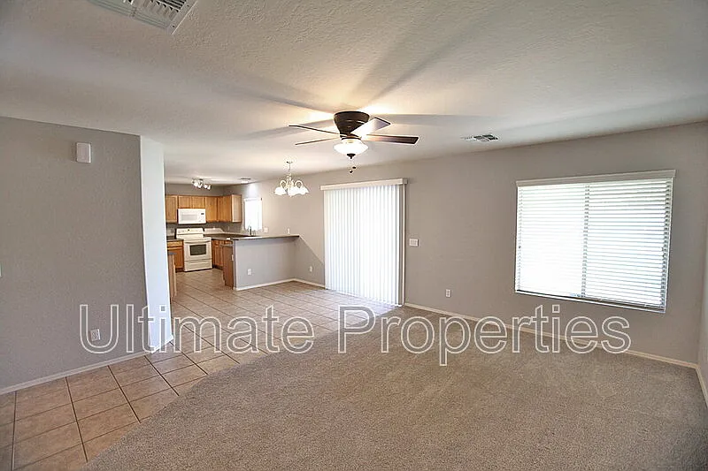 4 bed, 2.0 bath, 1978 sqft, $2,045 — Photo 4