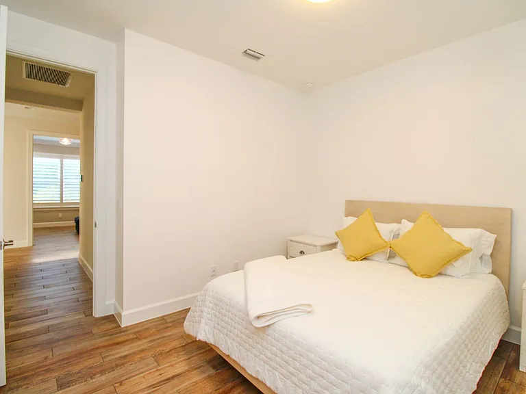 9423 Terresina Dr — Photo 22