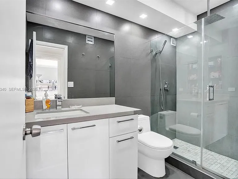 9180 W Bay Harbor Dr #2C — Photo 7
