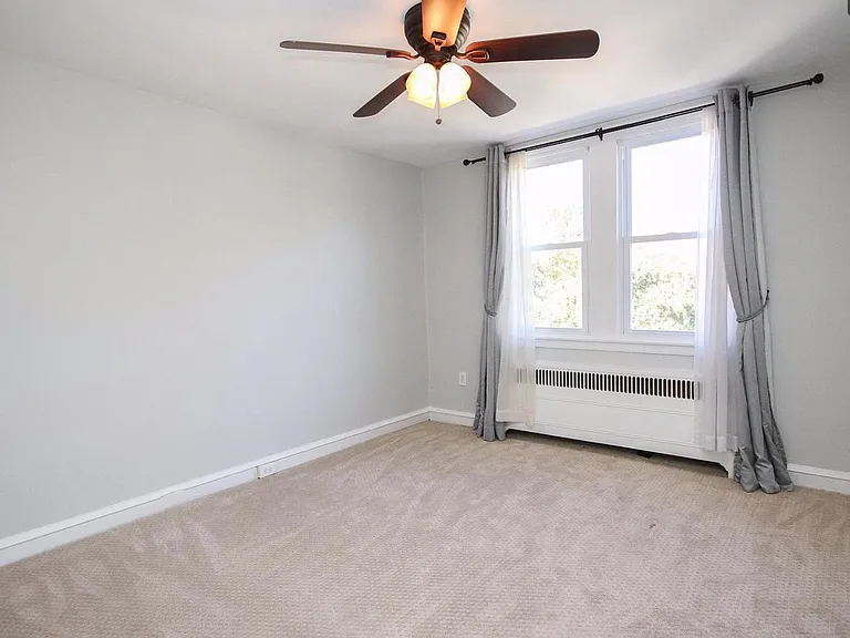 638 Maris St — Photo 13