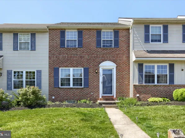 229 Greenland Dr, Lancaster, PA 17602