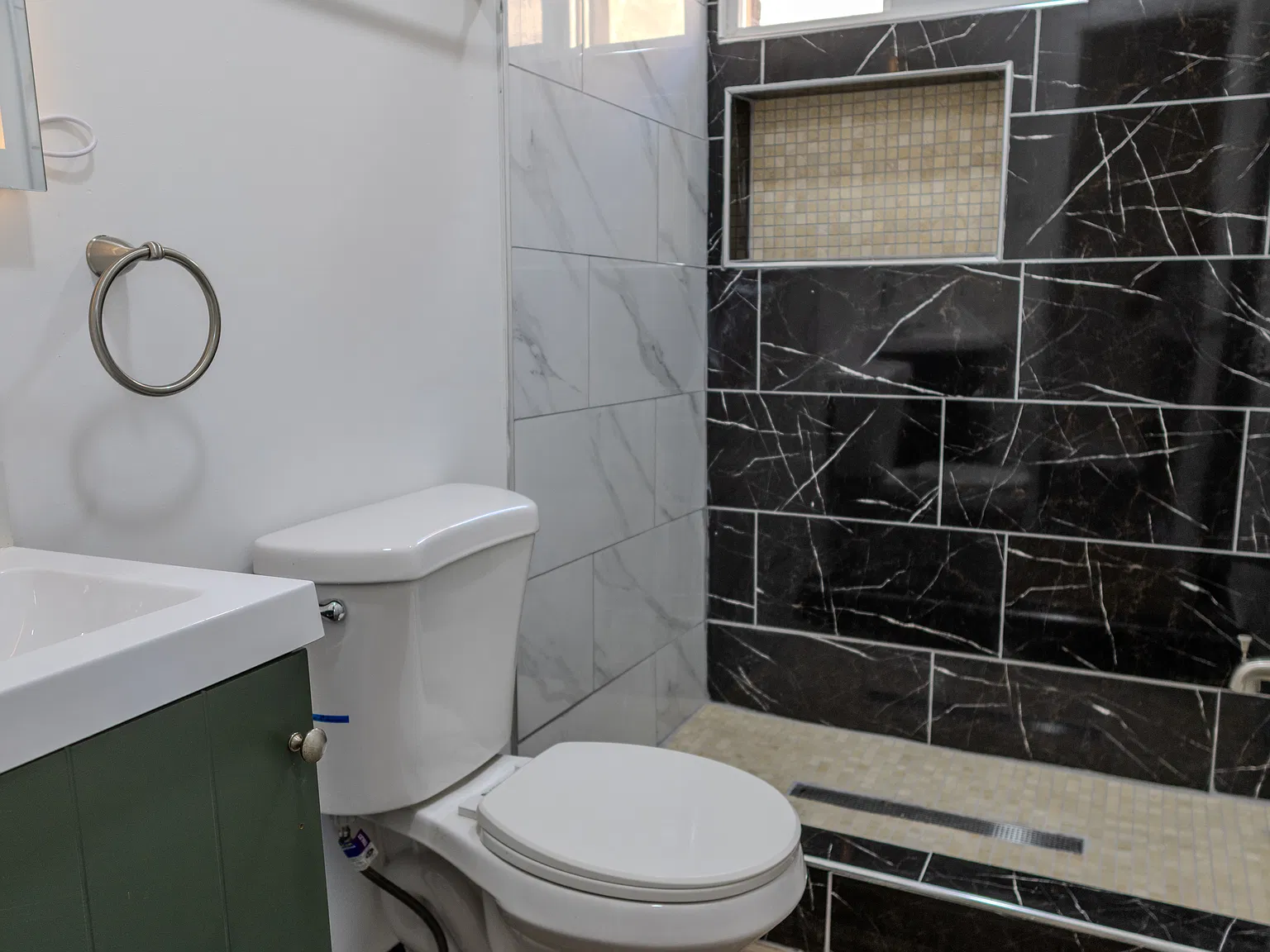1 bed, 900 sqft, $1,000 — Photo 3