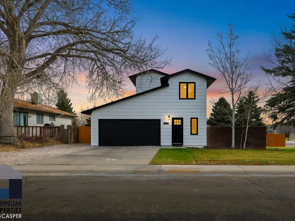 1421 Newport, Casper, WY 82609