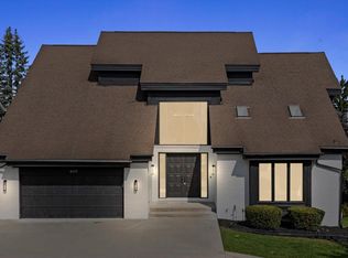 4117 Marlwood Dr, West Bloomfield, MI 48323