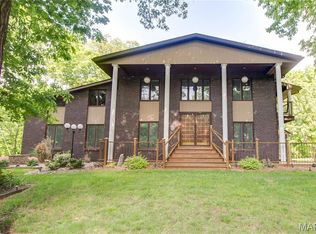 15892 Vfw Rd, Staunton, IL 62088