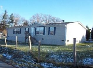 141 Raby St, Canton, NC 28716