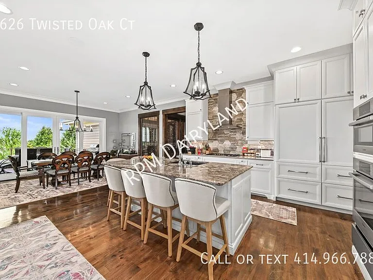 1626 Twisted Oak Ct — Photo 14