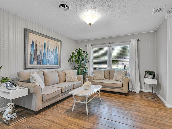 3rd image of 205 Osmond Dr