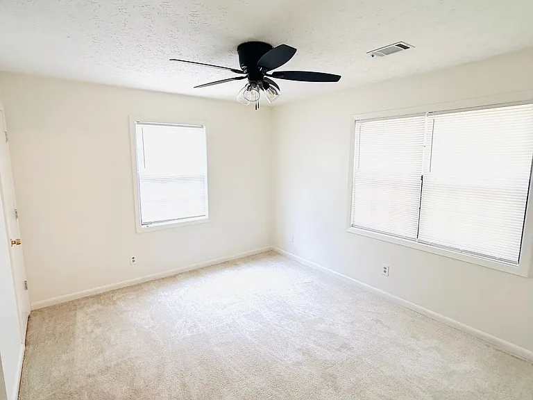 2550 Sweetridge Ct — Photo 11