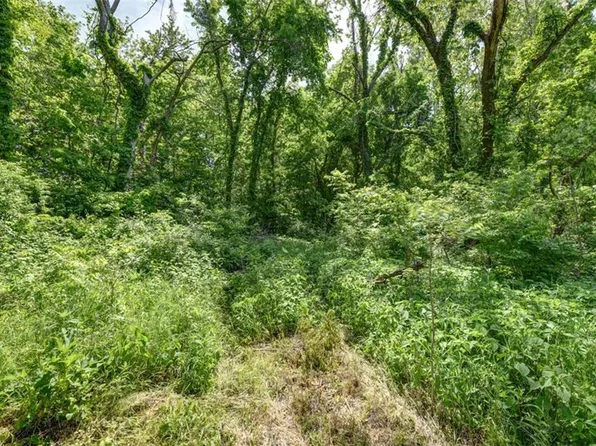8667 Markam Rd, Richmond, MO 64085