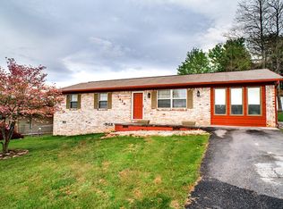 7419 Meadowbrook Cir, Knoxville, TN 37918
