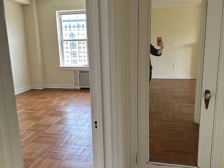 The Royal York Apartments — Photo 211