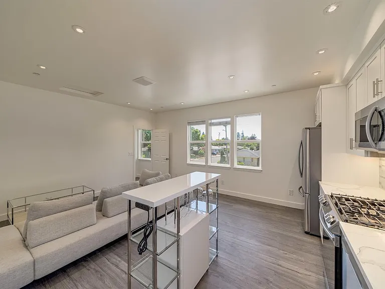 532 Yulupa Ave — Photo 7